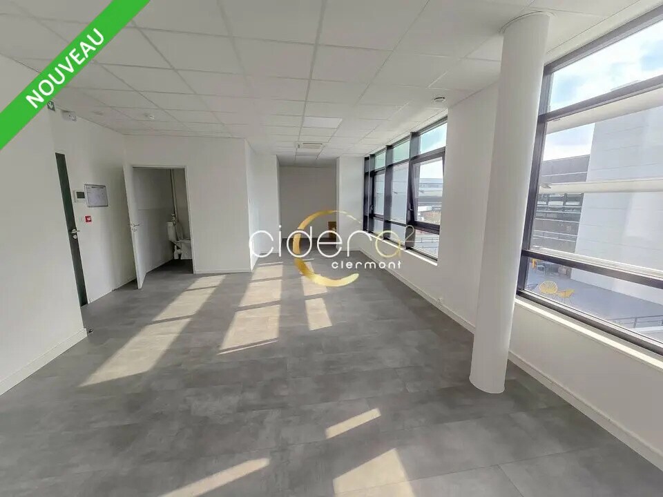 Office in COURNON-D'AUVERGNE for lease Interior Photo- Image 1 of 12