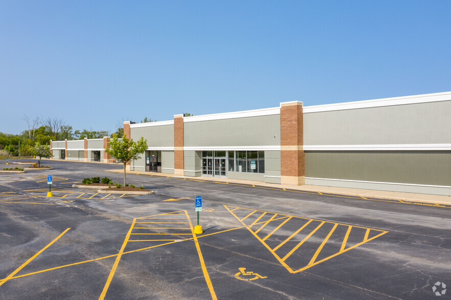 8301-8349 Indianapolis Blvd, Highland, IN for lease - Primary Photo - Image 1 of 19