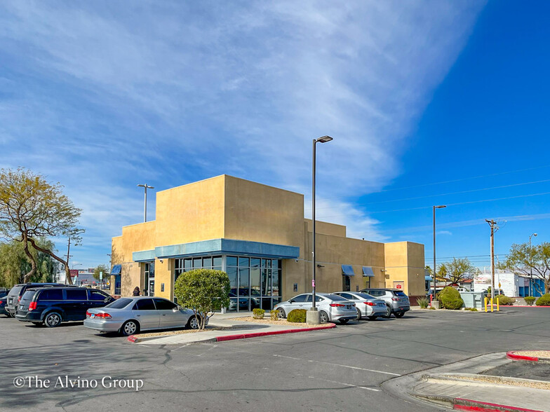 2865 E Charleston Blvd, Las Vegas, NV for lease - Building Photo - Image 1 of 6