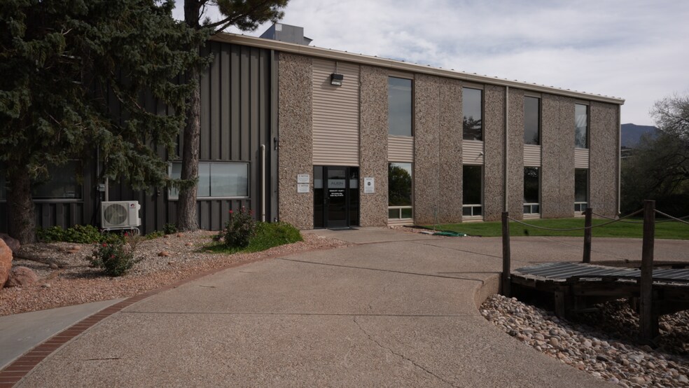 526 Aviation Way, Cedar City, UT for sale - Building Photo - Image 2 of 14