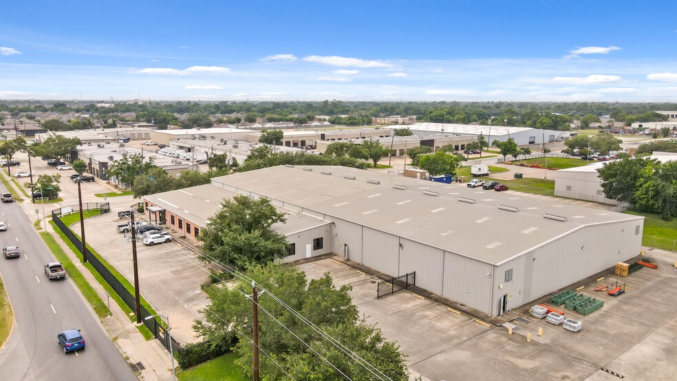 9201 Winkler Dr, Houston, TX for lease - Building Photo - Image 1 of 14