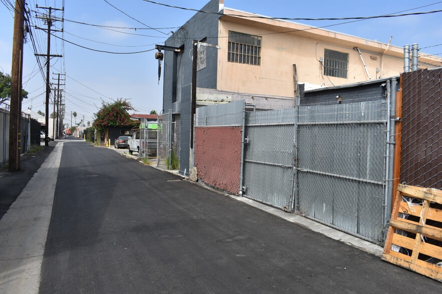 5318-5322 E Washington Blvd, Commerce, CA for lease - Building Photo - Image 3 of 10
