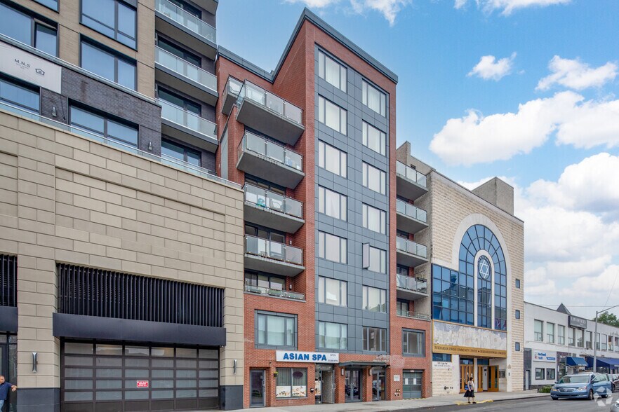 106-20 70th Ave, Forest Hills, NY for sale - Primary Photo - Image 1 of 1