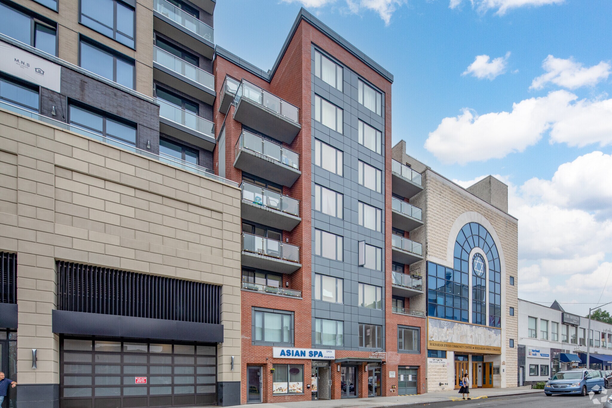 106-20 70th Ave, Forest Hills, NY for sale Primary Photo- Image 1 of 1