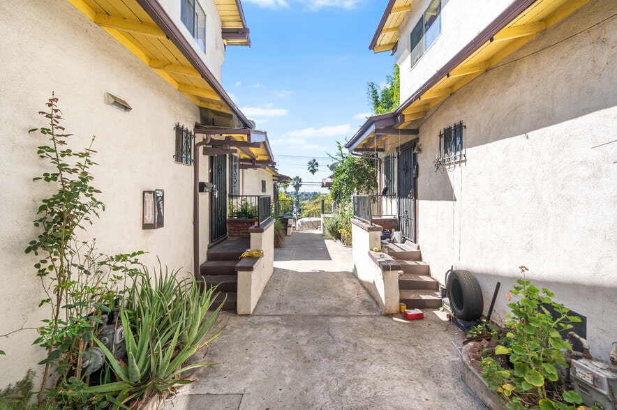 1727 Bellevue Ave, Los Angeles, CA for sale - Building Photo - Image 1 of 48