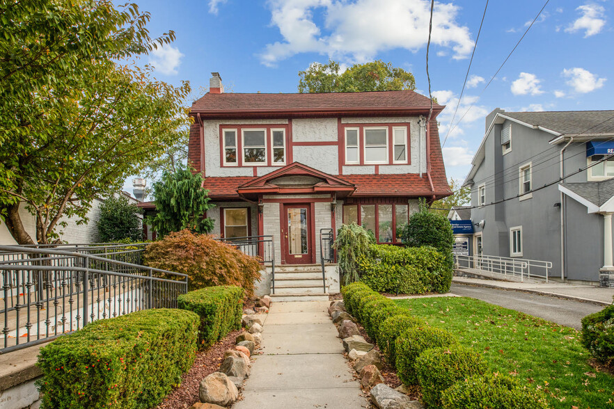 682 Forest Ave, Staten Island, NY for sale - Building Photo - Image 1 of 1