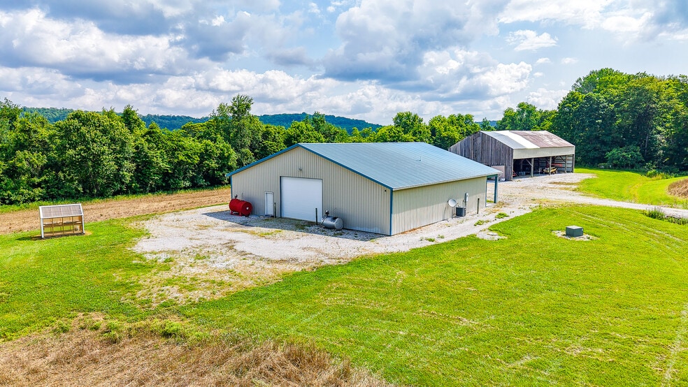 2845 Mary Ingles Hwy E, Augusta, KY for sale - Primary Photo - Image 2 of 9