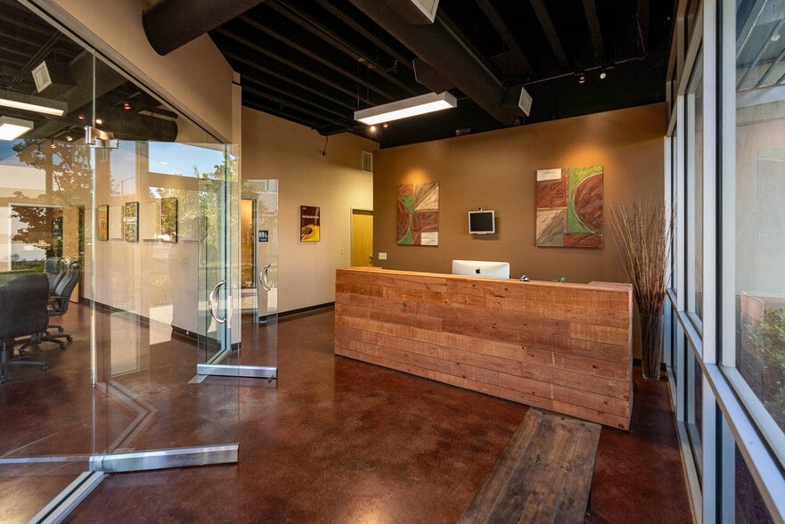 29033 Avenue Sherman, Valencia, CA for sale - Interior Photo - Image 2 of 24