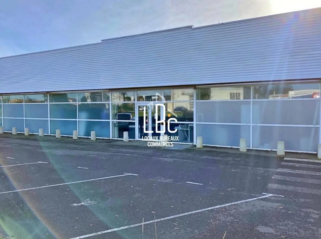 77 Avenue De Talmont, Les Sables-d'Olonne for lease Building Photo- Image 1 of 7