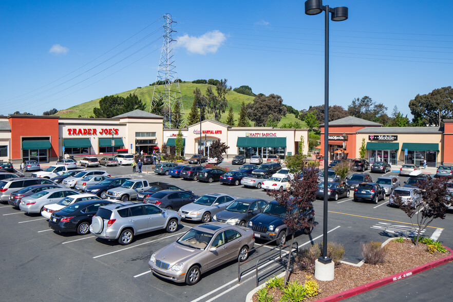 2702-2830 Pinole Valley Rd, Pinole, CA for lease - Building Photo - Image 1 of 4