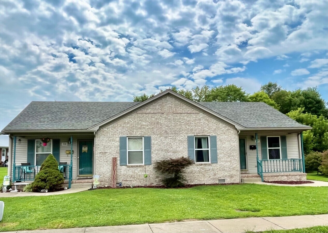234 S Greensburg St, Hodgenville, KY 42748