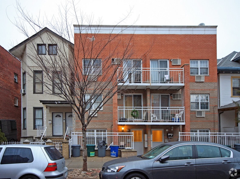 3074-3076 30th St, Astoria, NY for sale - Building Photo - Image 1 of 5