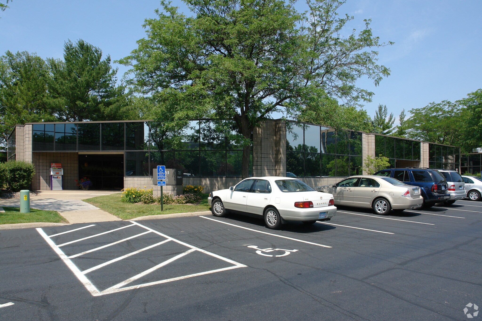 7251-7255 Ohms Ln, Edina, MN for sale Primary Photo- Image 1 of 1