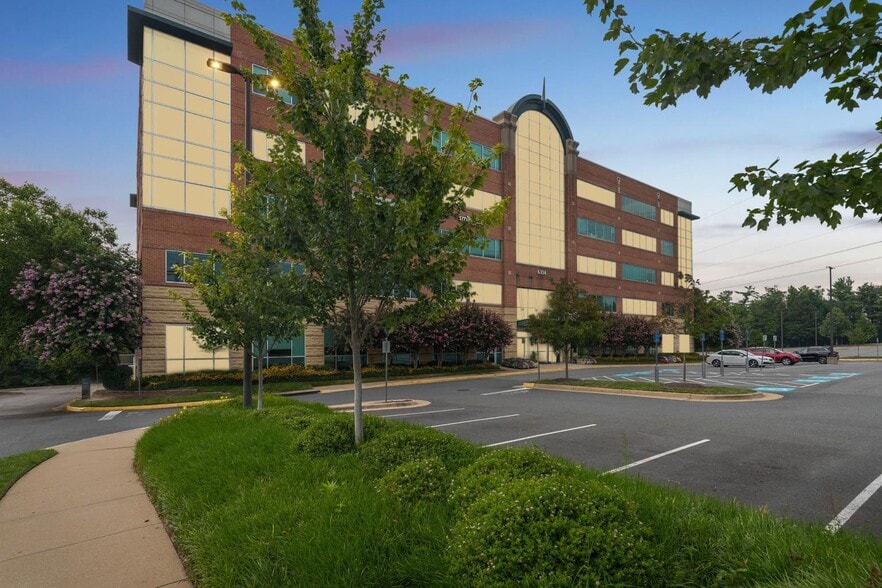 6354 Walker Ln, Alexandria, VA for lease - Building Photo - Image 1 of 6