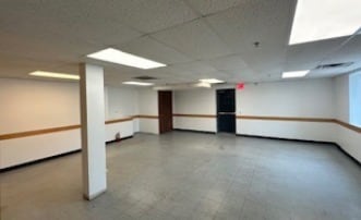 7701 W 95th St, Hickory Hills, IL for lease - Interior Photo - Image 3 of 7