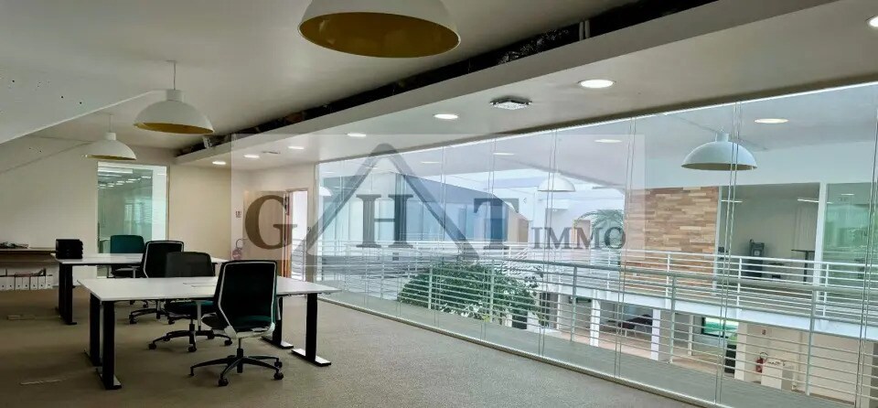 Office in Buc for lease - Interior Photo - Image 2 of 2