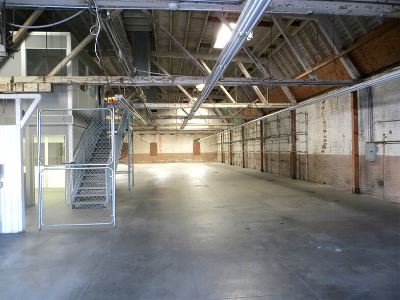 2812 S Main St, Los Angeles, CA for lease - Interior Photo - Image 2 of 5