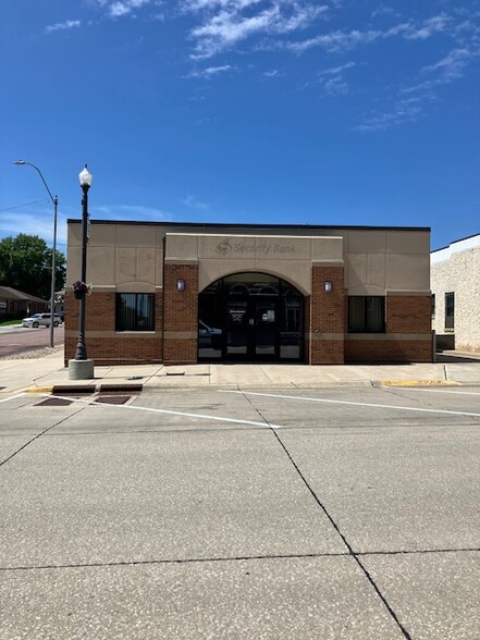 102 N Broadway Ave, Hartington, NE for sale - Building Photo - Image 2 of 14