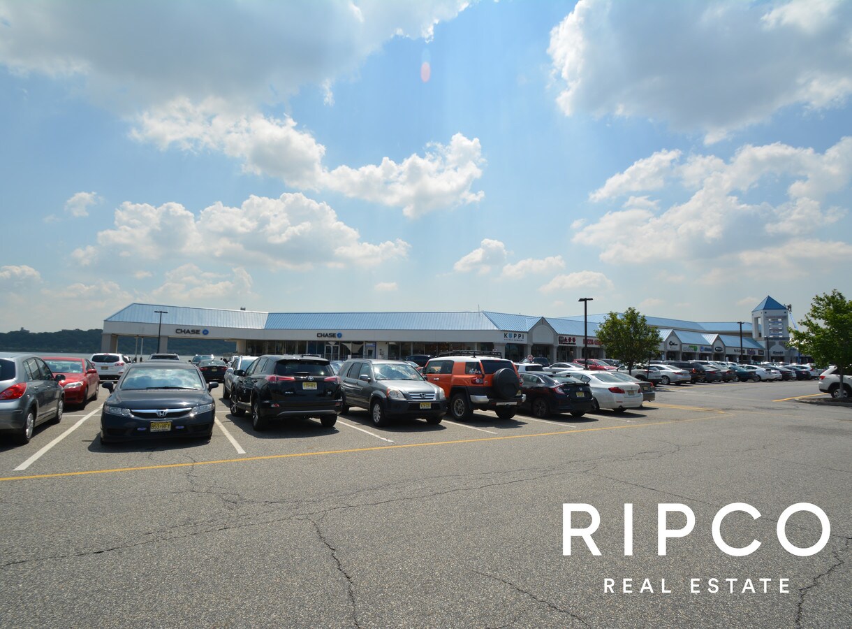 725 River Rd, Edgewater, NJ, 07020 Retail Space For Lease