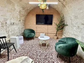 Office in Paris for lease Interior Photo- Image 2 of 4