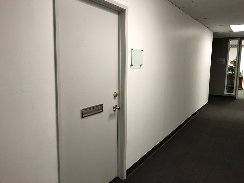 512 E Wilson Ave, Glendale, CA for lease - Building Photo - Image 3 of 35