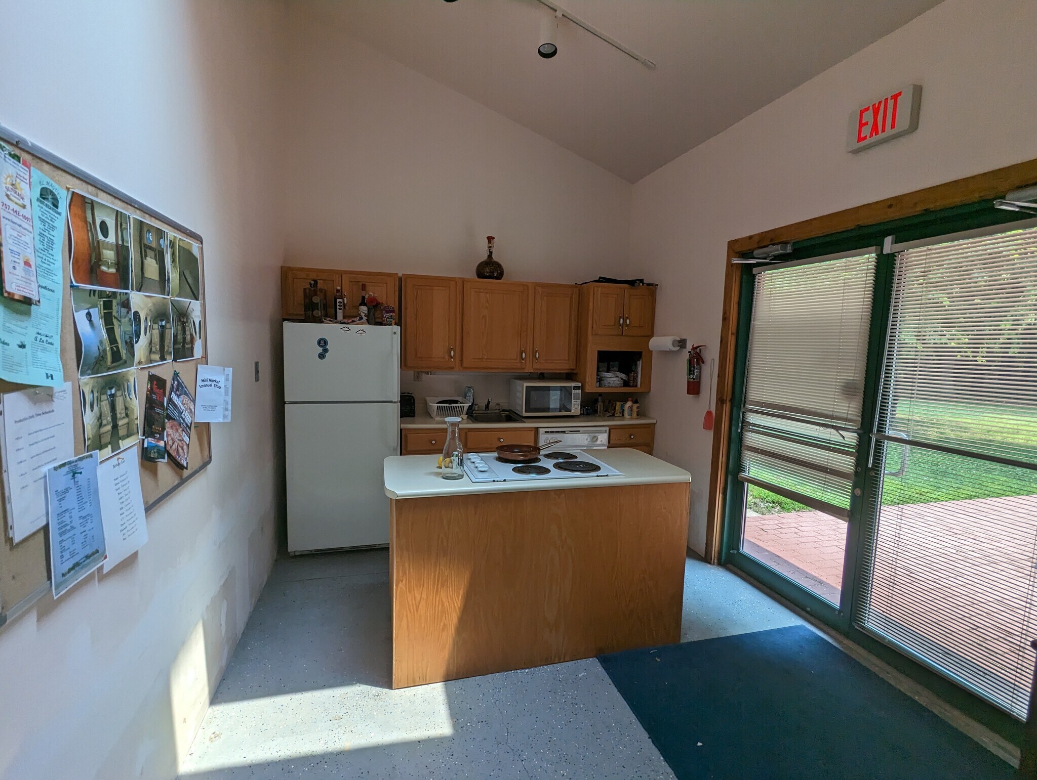 18321 Parkway, Melfa, VA 23410 Luminary Air Group