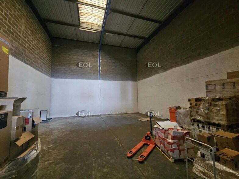 Flex in Vitry-sur-Seine for lease - Building Photo - Image 2 of 8