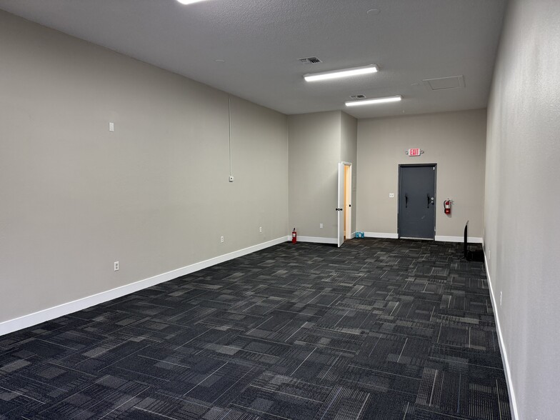 38850 U.S. Highway 19 N, Tarpon Springs, FL for lease - Interior Photo - Image 2 of 4