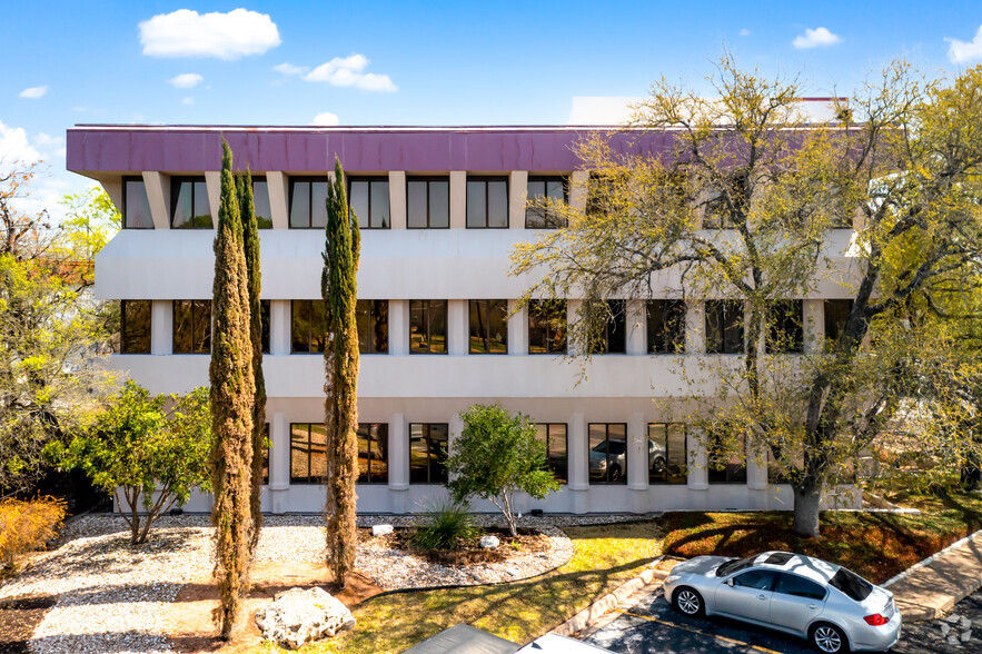 2222 Western Trails Blvd, Austin, TX for lease - Building Photo - Image 1 of 50