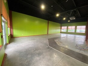 1 White Springs Dr, Geneva, NY for lease Interior Photo- Image 2 of 9