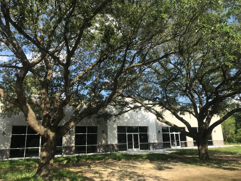 7600 Bayway Dr, Baytown, TX for sale - Primary Photo - Image 1 of 1