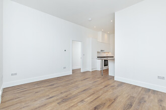 91 High St, Uckfield for sale Interior Photo- Image 1 of 2