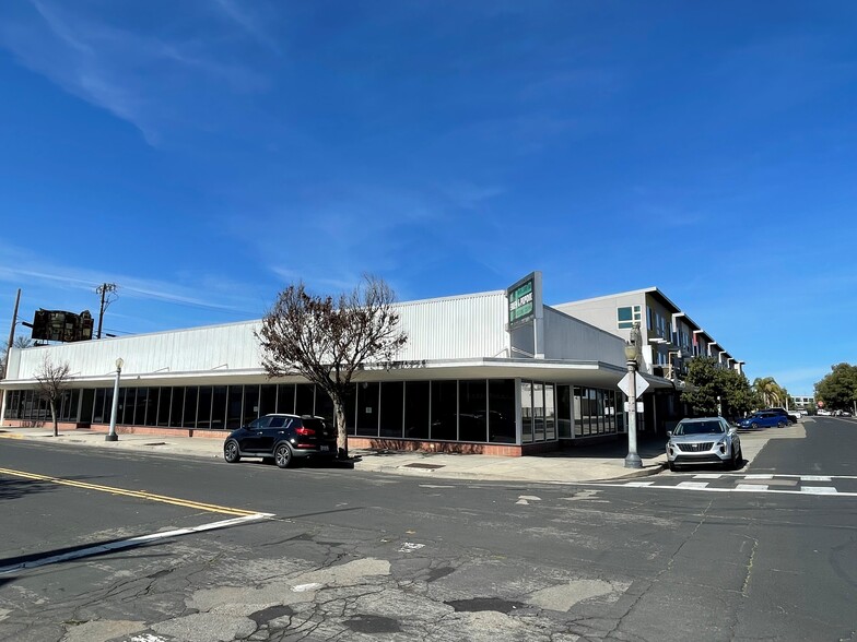 1703-1711 Fulton St, Fresno, CA for lease - Building Photo - Image 1 of 11