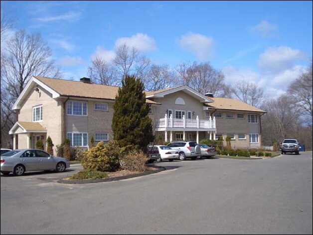 100 Broadway, North Haven, CT for lease - Building Photo - Image 2 of 2