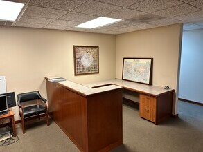 18650 SW Boones Ferry Rd, Tualatin, OR for lease Building Photo- Image 2 of 12