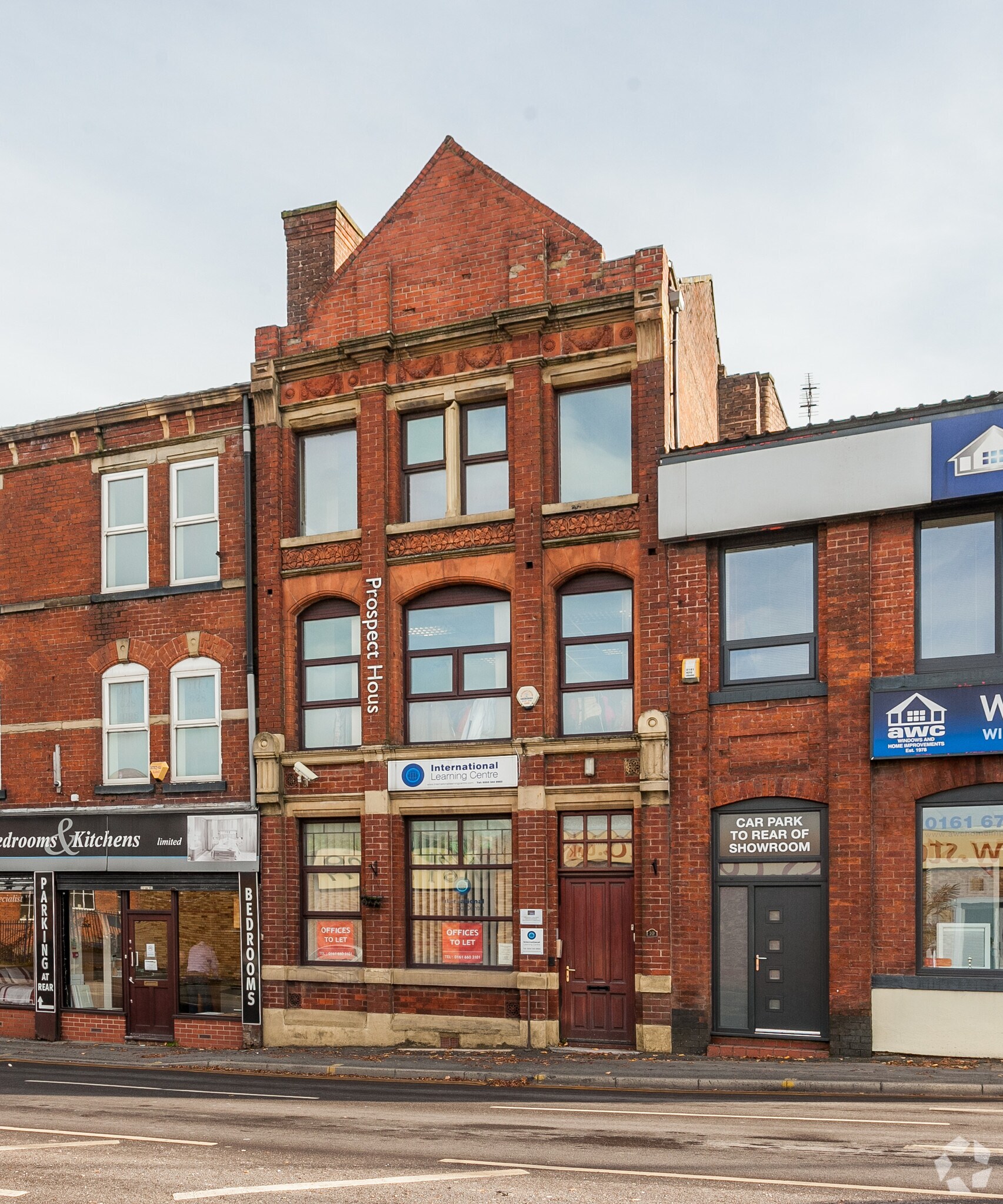 10 Shaw Rd, Oldham for sale Primary Photo- Image 1 of 1