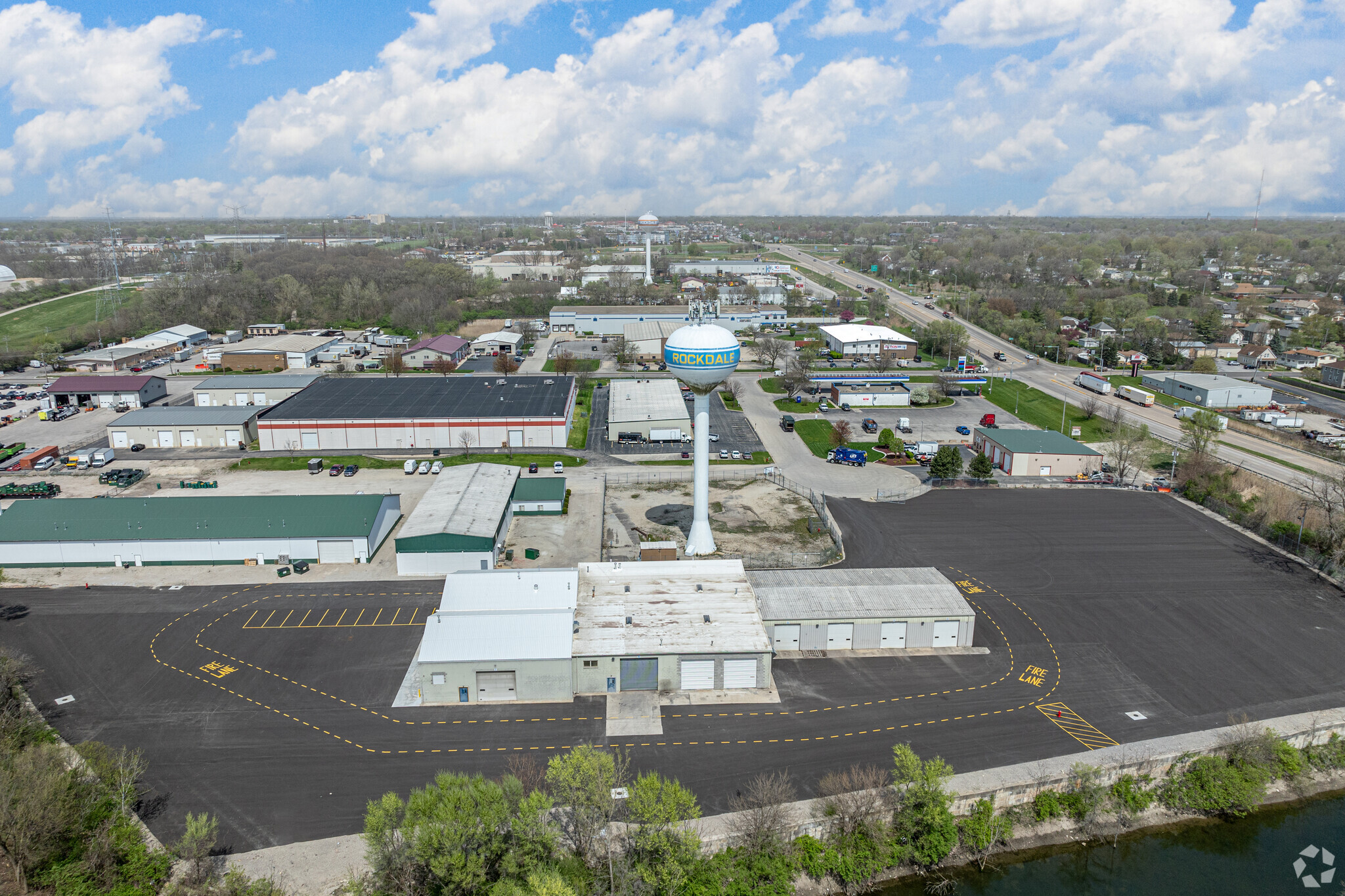 132 S Harris Dr, Rockdale, Il 60436 - Industrial For Lease 