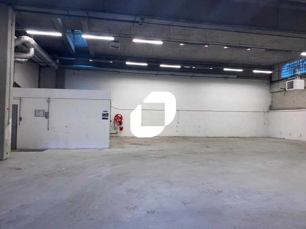 Location Local d'activités 144 m² à 689 m² - Photo 1