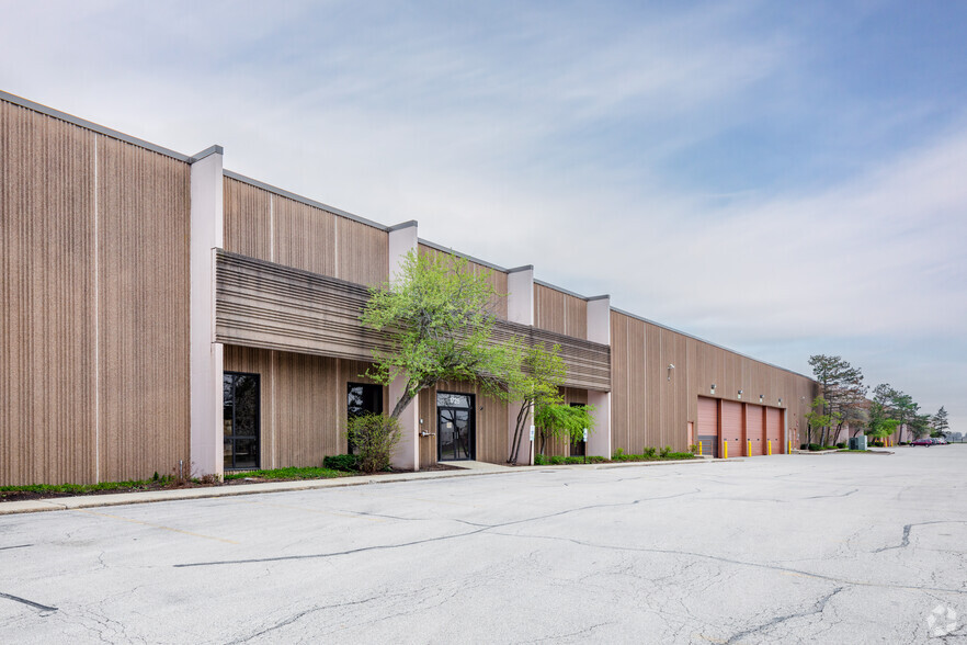 1726-1850 Blackhawk Dr, West Chicago, IL for lease - Building Photo - Image 1 of 6