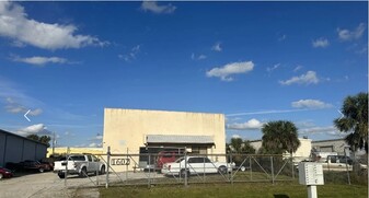 1602 Market Cir, Port Charlotte FL - Warehouse