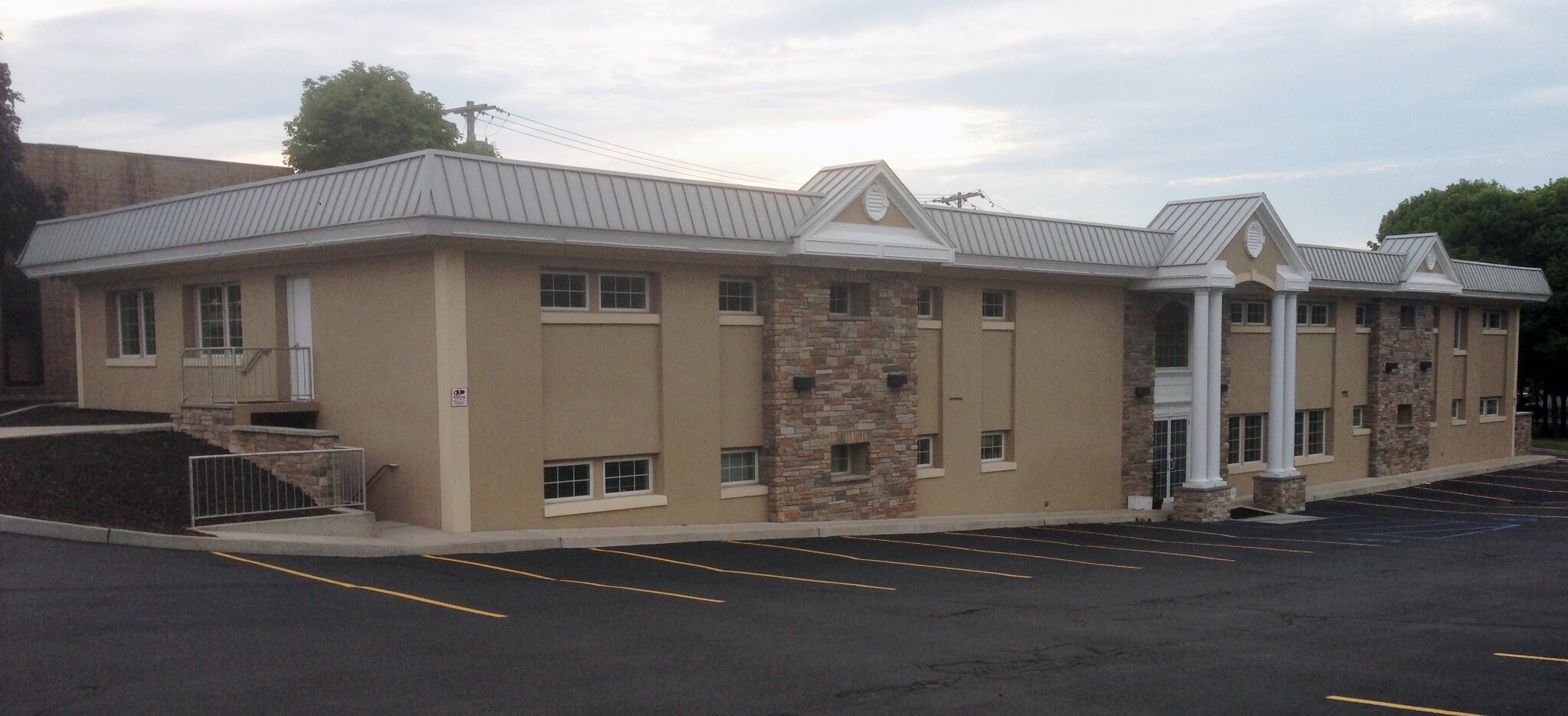 251 Oakland Ave, Port Jefferson, NY for sale Building Photo- Image 1 of 1