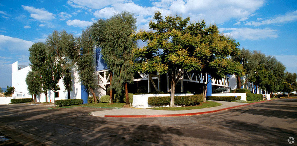 7 Holland, Irvine, CA for lease - Building Photo - Image 3 of 13