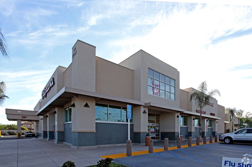 1600-1750 E Gonzales Rd, Oxnard, CA for lease - Building Photo - Image 2 of 7
