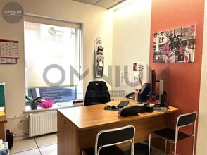 Office in Décines-Charpieu for lease Interior Photo- Image 2 of 7
