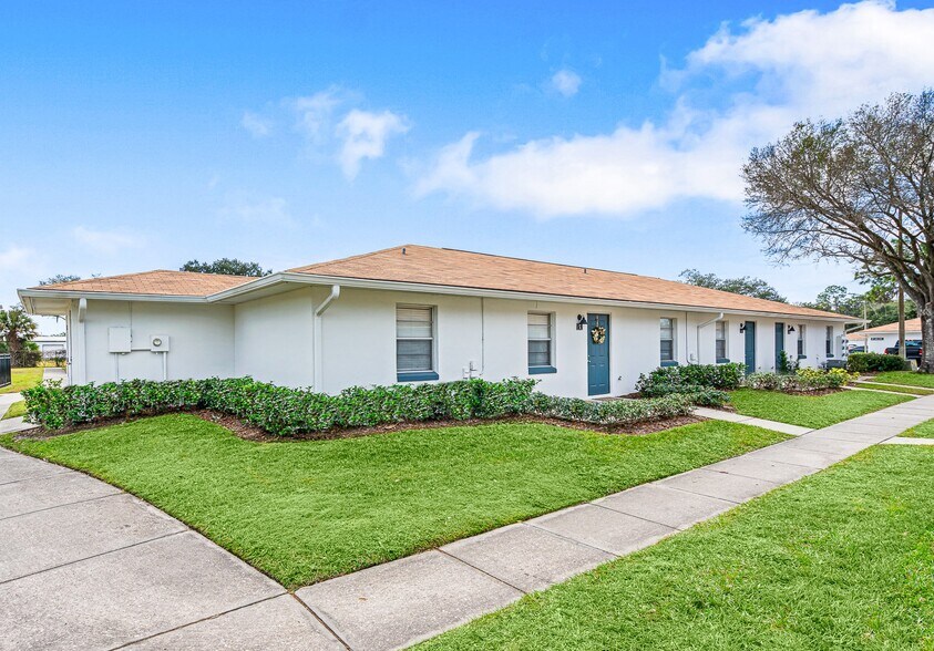 1776 Harden Blvd, Lakeland, FL 33803 Autumnwood Apartments