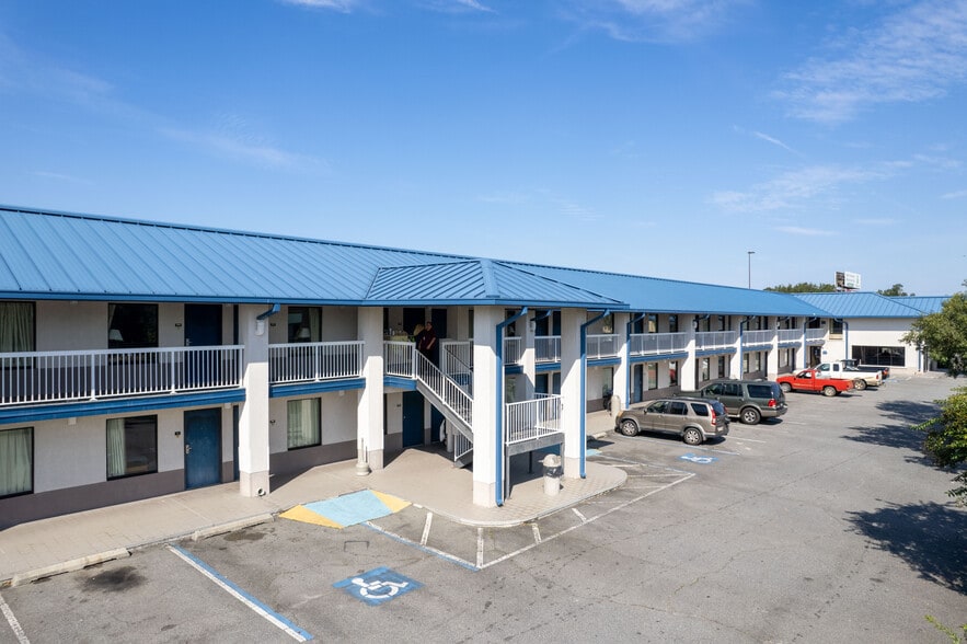 1827 W Hill Ave, Valdosta, GA for sale - Primary Photo - Image 1 of 4