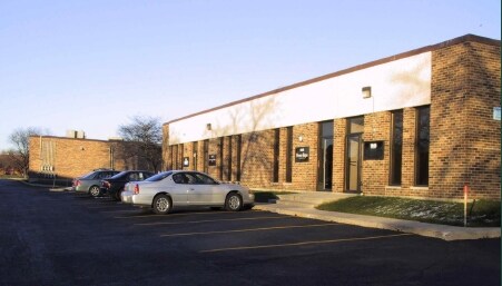 1420-1450 Davis Rd, Elgin, IL for lease Primary Photo- Image 1 of 10