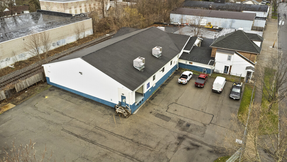 31-33 Curlew St, Rochester, NY for lease - Building Photo - Image 1 of 39