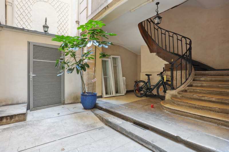 147 Rue Saint-Martin, Paris for lease Lobby- Image 1 of 2