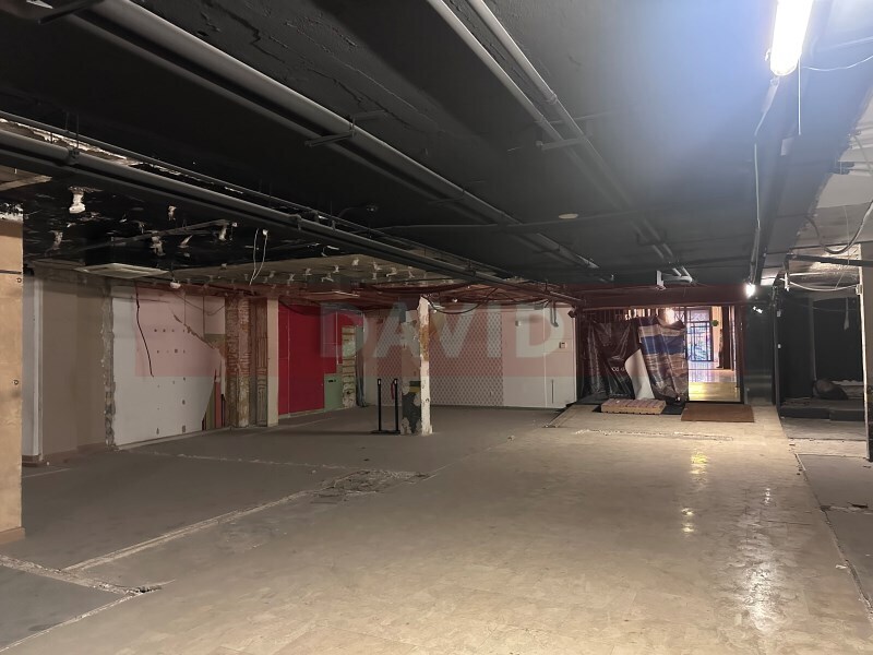 Retail in Barcelona, Barcelona for lease Interior Photo- Image 1 of 8